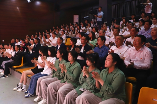 01 (1) 01 (1)